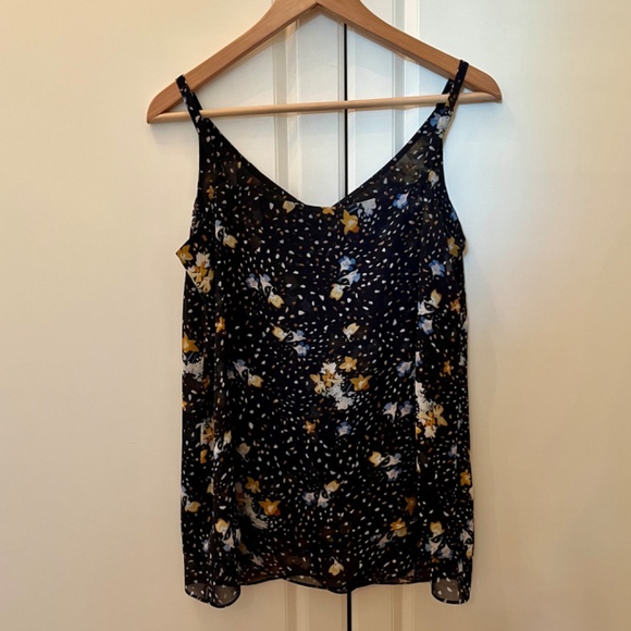 ✨NWOT✨ CAbi Cluster Cami - Sz S - Picture 9 of 10